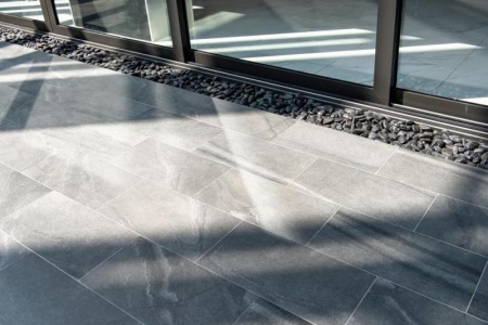 Le carrelage de jardin doit r&eacute;sister au climat humide de la Marne